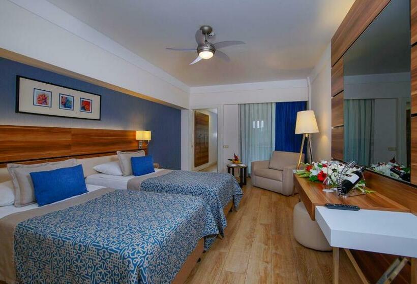 Семейный Номер, Limak Atlantis Deluxe Hotel Belek
