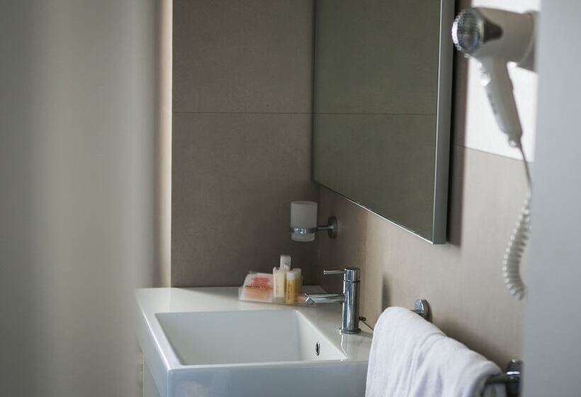 اتاق سوپریور با چشم‌انداز دریا, Yes Hotel Touring & Spa