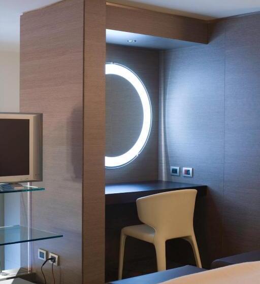 Люкс, Unahotels T Hotel Cagliari