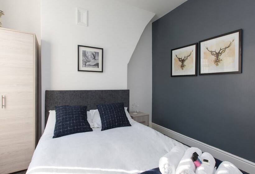 Quarto Estandar, Townhouse @ 83 Edleston Road Crewe