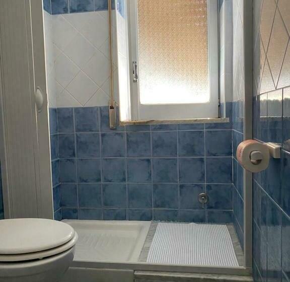 Трехместный Номер Стандарт с Балконом, B&b Kamaraton