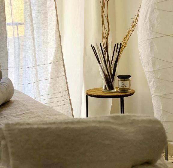 Трехместный Номер Стандарт с Балконом, B&b Kamaraton