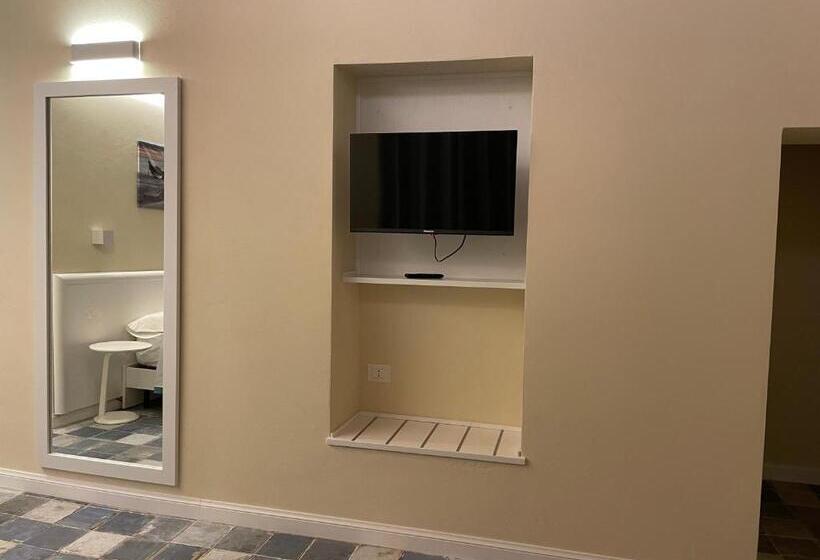 バルコニー付スタンダード４ベッドルーム, Palazzo Campisi Rooms
