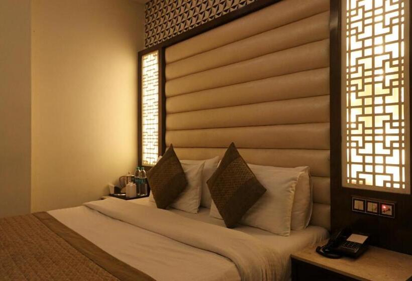스탠다드 룸 킹사이즈 침대, Mannat International By Mannat