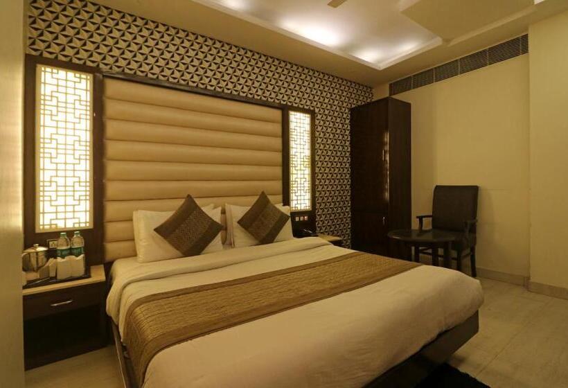 스탠다드 룸 킹사이즈 침대, Mannat International By Mannat