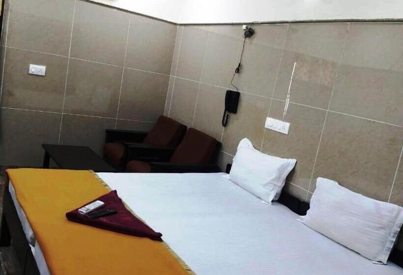 Номер Deluxe, Lakeview Residency, Sricity Tada