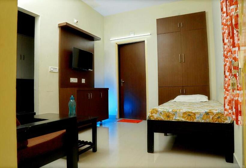 Номер Стандарт, Lakeview Residency, Sricity Tada
