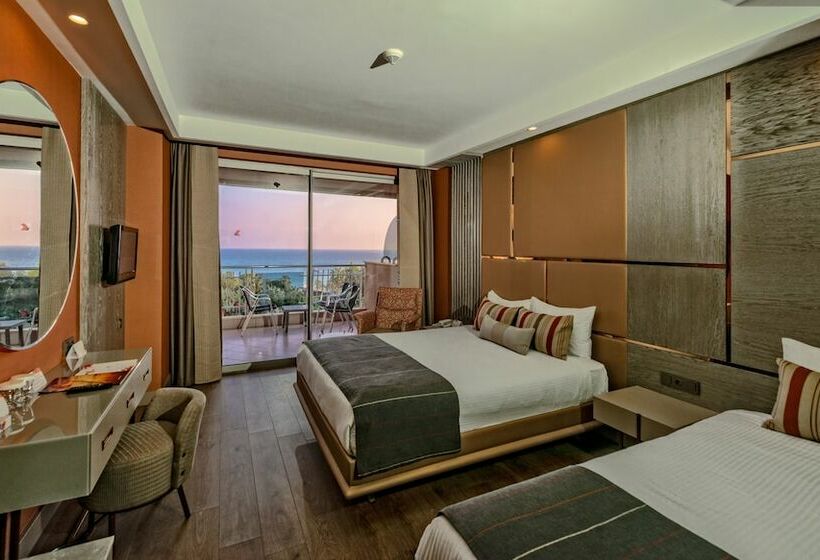 اتاق اساندارد با چشم‌انداز جانبی به دریا, Arycanda Kirman Premium   Ultra All Inclusive