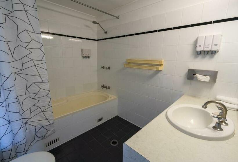Семейный Номер с Койками, Lakeside Inn Wollongong