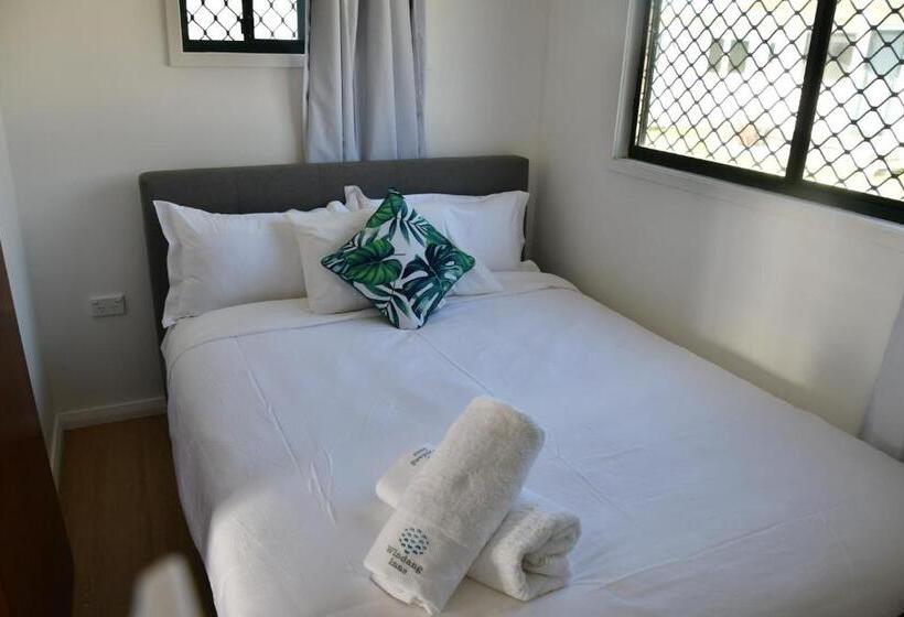 Хижина, Lakeside Inn Wollongong