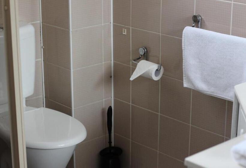 Номер Стандарт Трехместный, Lakeside Inn Wollongong