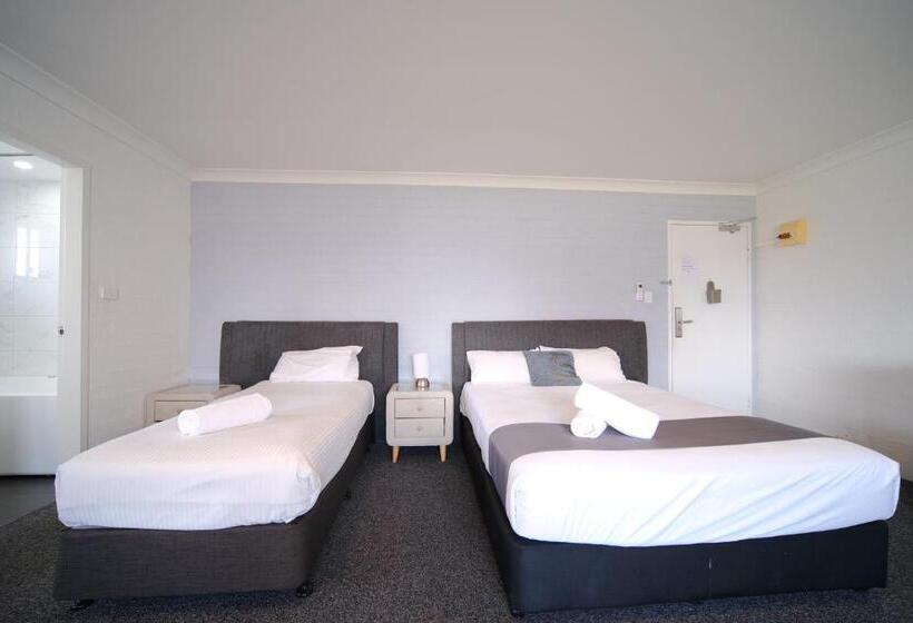 Семейный Номер, Lakeside Inn Wollongong