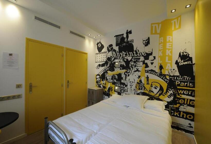 スタンダードルーム, The 3 Ducks Eiffel Tower By Hiphophostels