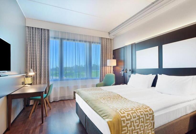 Номер Стандарт Адаптированный для Инвалидов, Holiday Inn Helsinki West   Ruoholahti, An Ihg