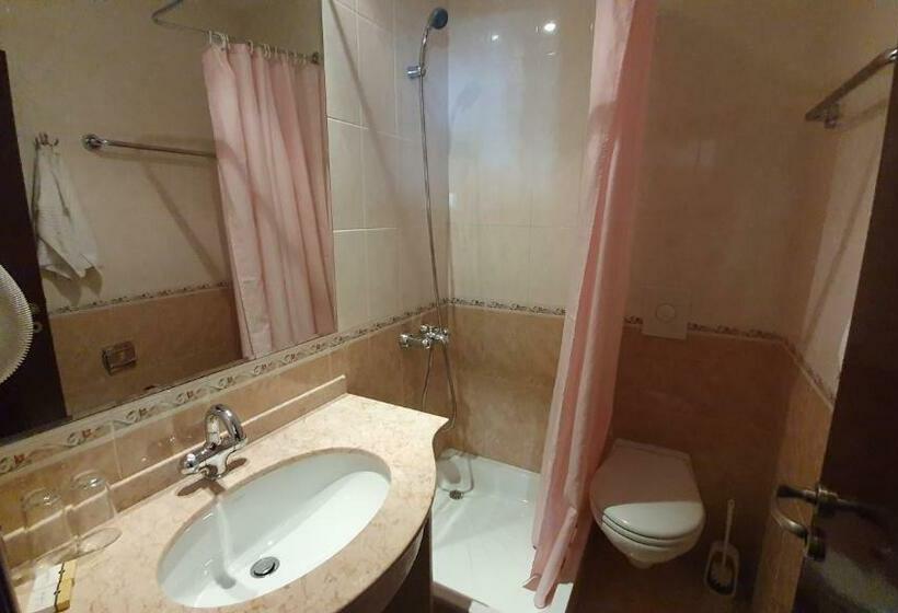 Трехместный Номер Стандарт с Балконом, Villa Bora