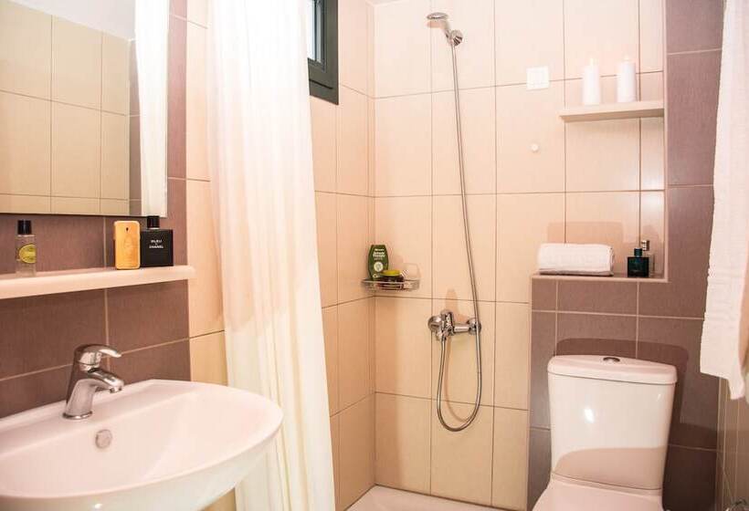 스탠다드 스튜디오, Marigianna Apartments