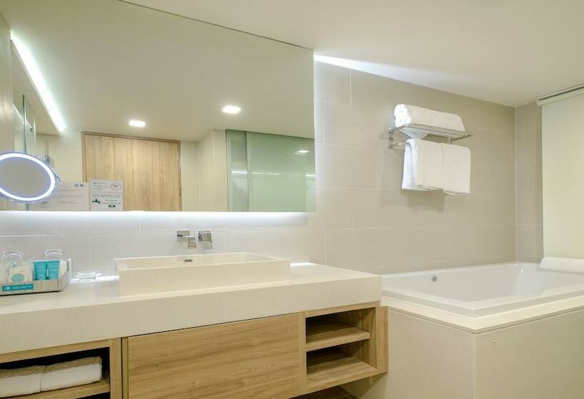 Семейный Номер, Phuket Graceland Resort and Spa