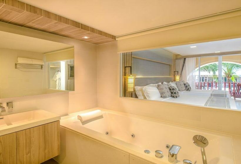 Семейный Номер Вид на Бассейн, Phuket Graceland Resort and Spa