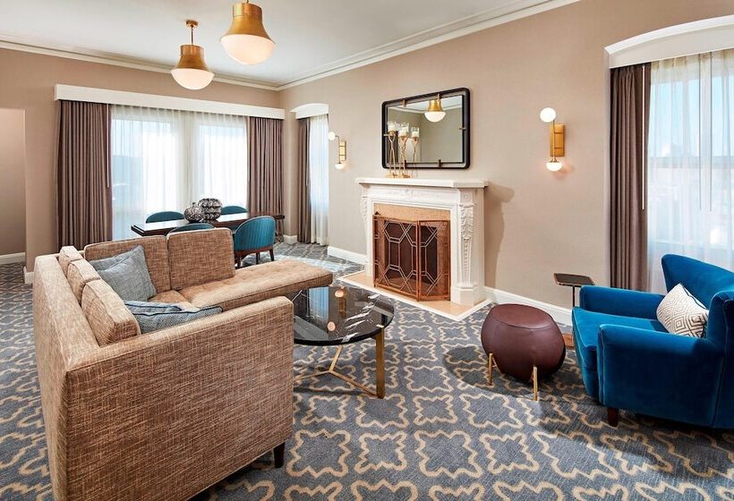 Suite mit Ausblick, Adagio, Autograph Collection