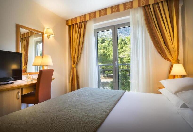 Номер Стандарт, Aminess Grand Azur