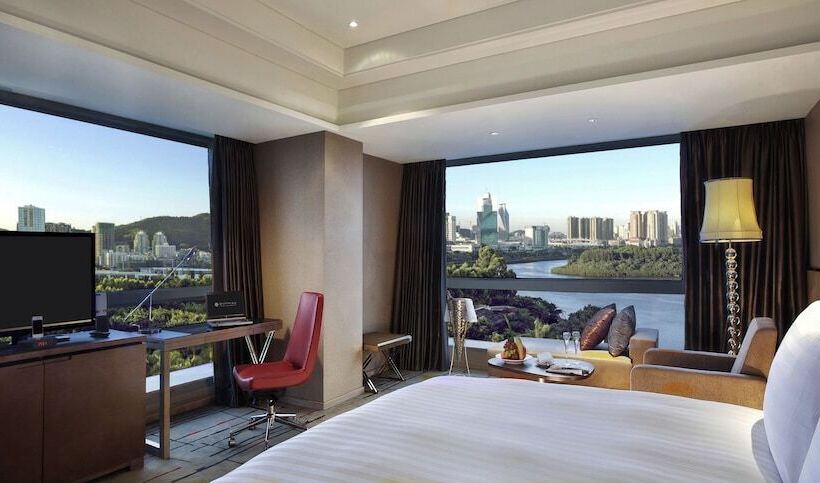 Номер Deluxe Вид на Озеро, Pullman Xiamen Powerlong
