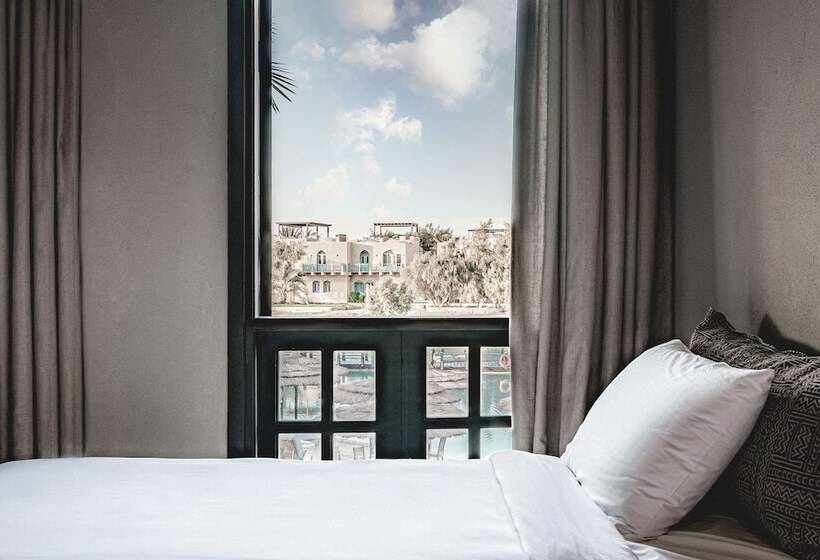 اتاق استاندارد با چشم‌انداز دریاچه, Cook’s Club El Gouna