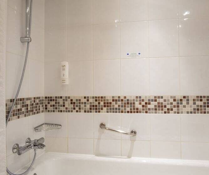 Номер Стандарт 2 Двуспальные Кровати, Holiday Inn London Brentford Lock, An Ihg