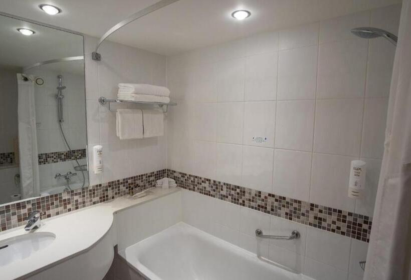 Номер Стандарт 2 Двуспальные Кровати, Holiday Inn London Brentford Lock, An Ihg