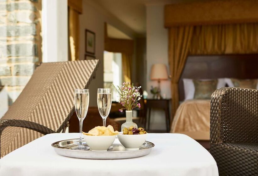 Номер Deluxe с Балконом, Macdonald Old England Hotel & Spa