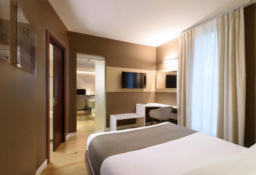 Suite with Terrace, Ghv