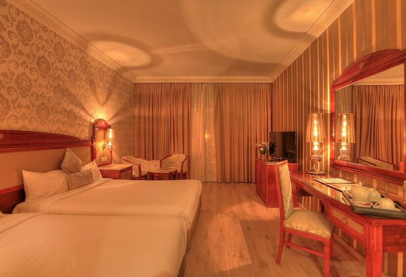 带泳池观景的豪华房, Grand Mogador Agdal & Spa