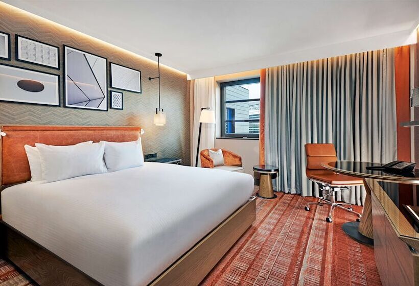 Номер Executive, Hilton London Tower Bridge