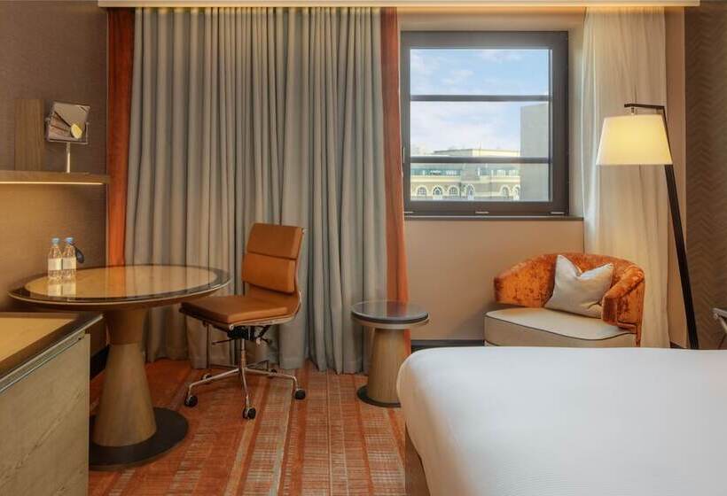 Номер Deluxe, Hilton London Tower Bridge