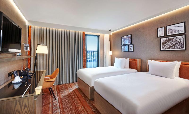 Номер Deluxe, Hilton London Tower Bridge
