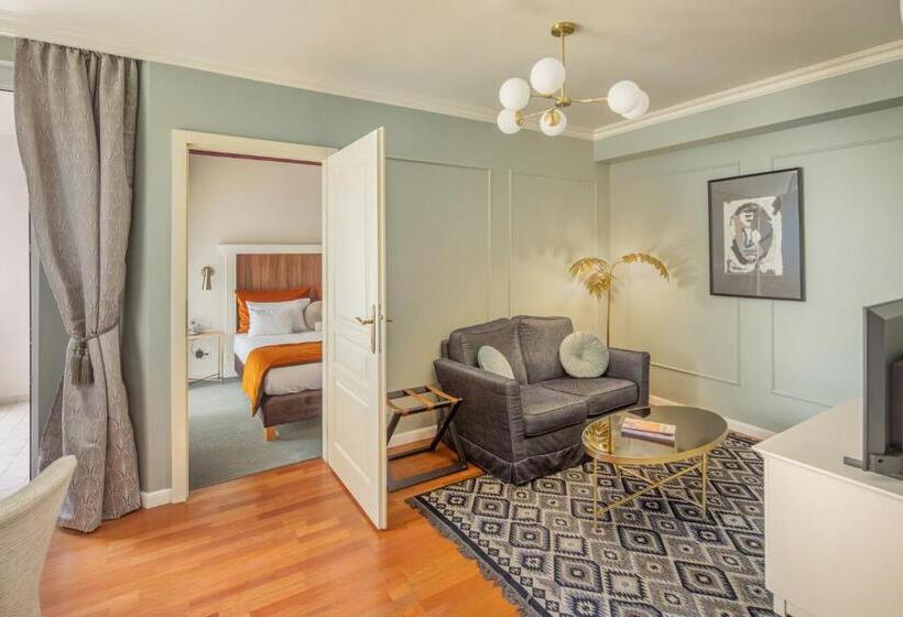 Люкс Superior, Queen S Court Hotel & Residence