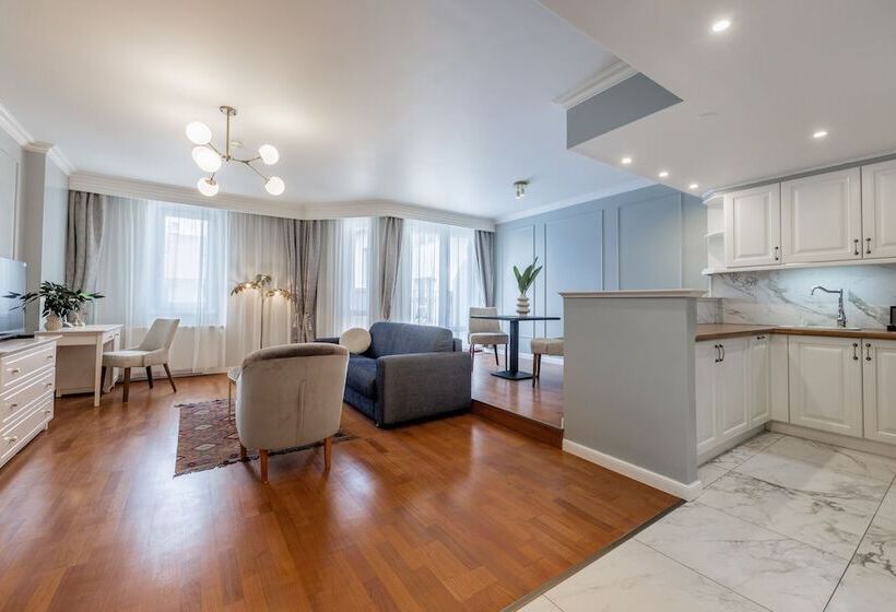 带大床的复式套间, Queen S Court Hotel & Residence