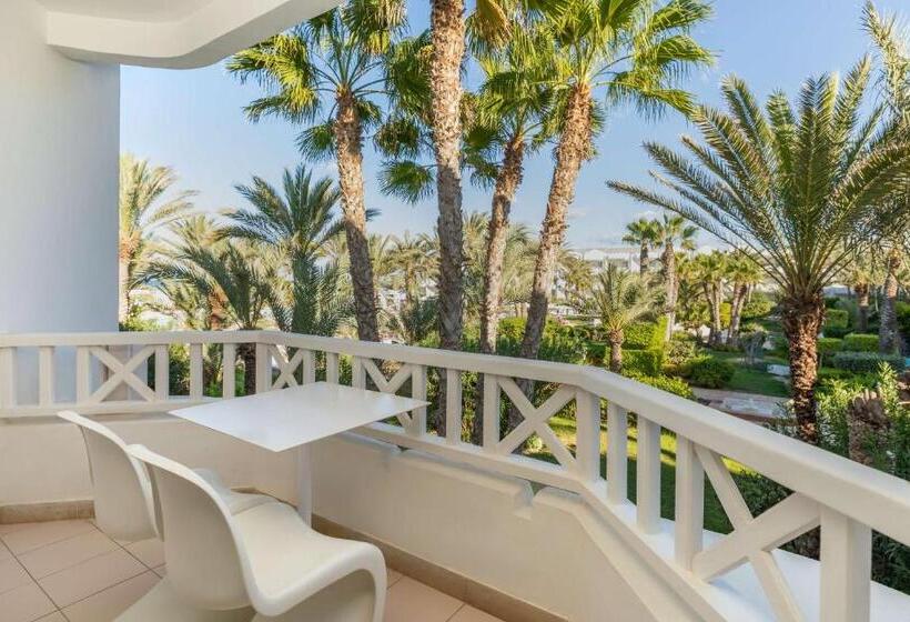 带露台的高档房间, Radisson Blu Palace Resort & Thalasso, Djerba