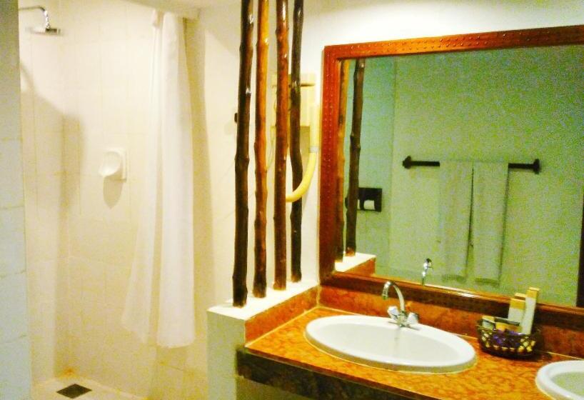 اتاق سوپریور با چشم‌انداز باغ, Zanzibar Beach Resort