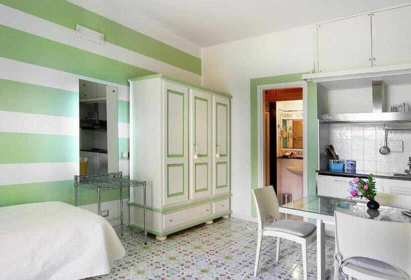 스탠다드 스튜디오, Residence Mendolita