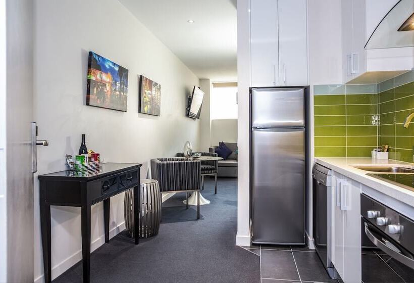 استودیوی استاندارد, Adara Hotel Richmond