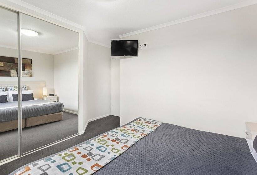 Апартаменты Deluxe 2 Спальни, Landmark Resort