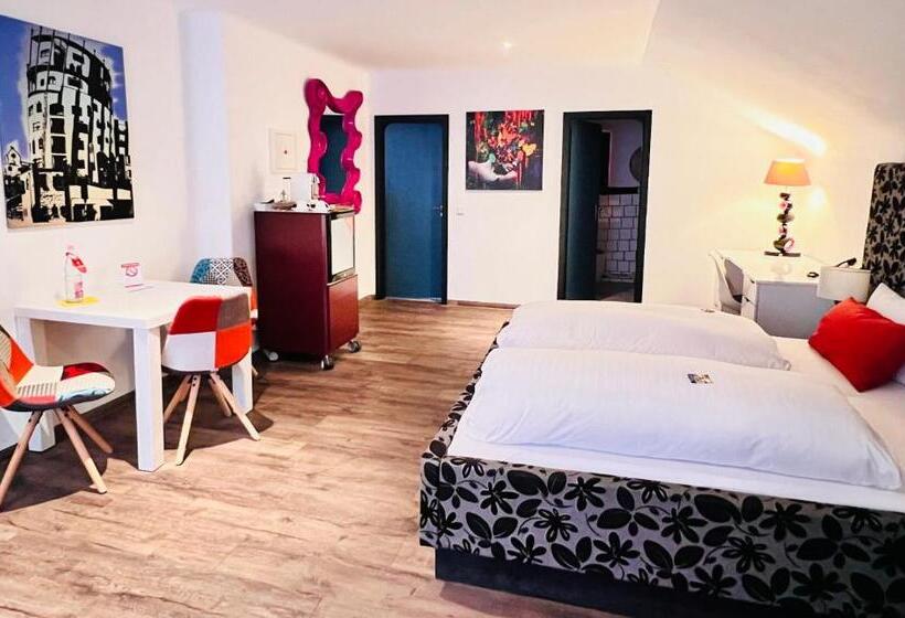 스탠다드 스튜디오, Arthotel Magdeburg