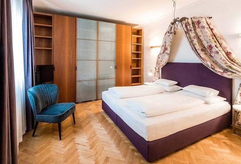 家庭间, Boutique Hotel Dom   Rooms & Suites
