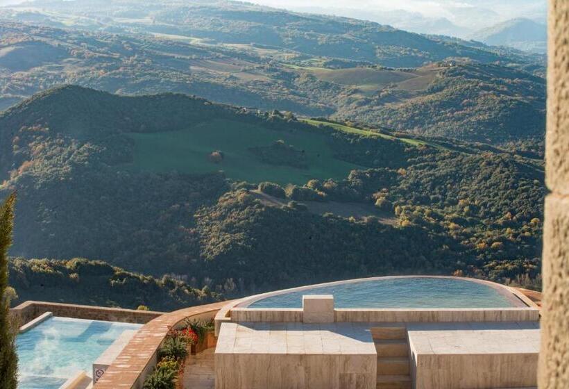 Люкс с Бассейном, Castello Di Velona Resort, Thermal Spa & Winery