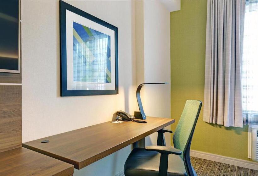 اتاق استاندارد با تخت بزرگ برای معلولان, Holiday Inn Express Whitby Oshawa, An Ihg