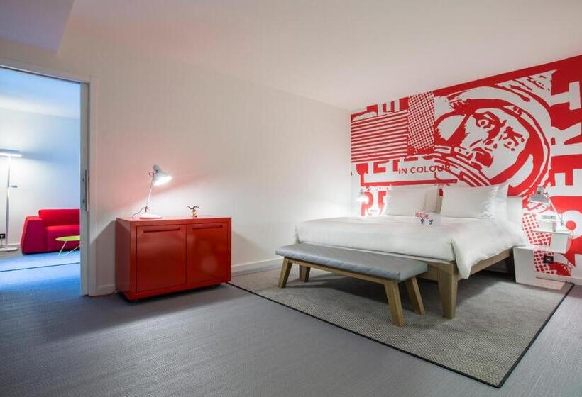 سوییت خانوادگی, Radisson Red Brussels