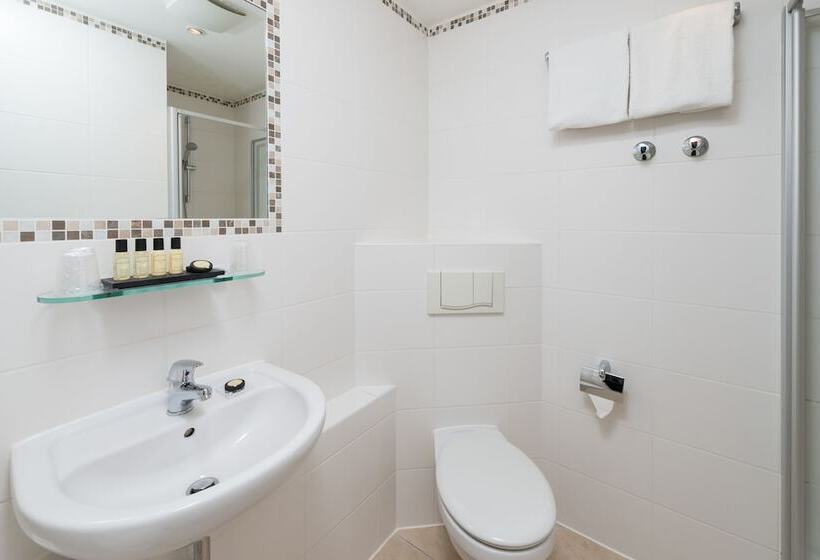 Номер Стандарт Трехместный, Munich Inn  Design