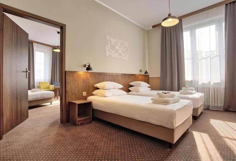 Четырехместный Номер Классик, Daniel Griffin Aparthotel By Artery Hotels