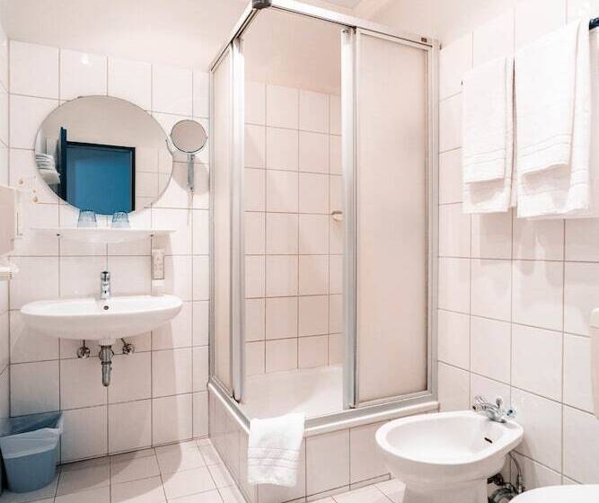 اتاق استاندارد یک نفره, Berliner Bär