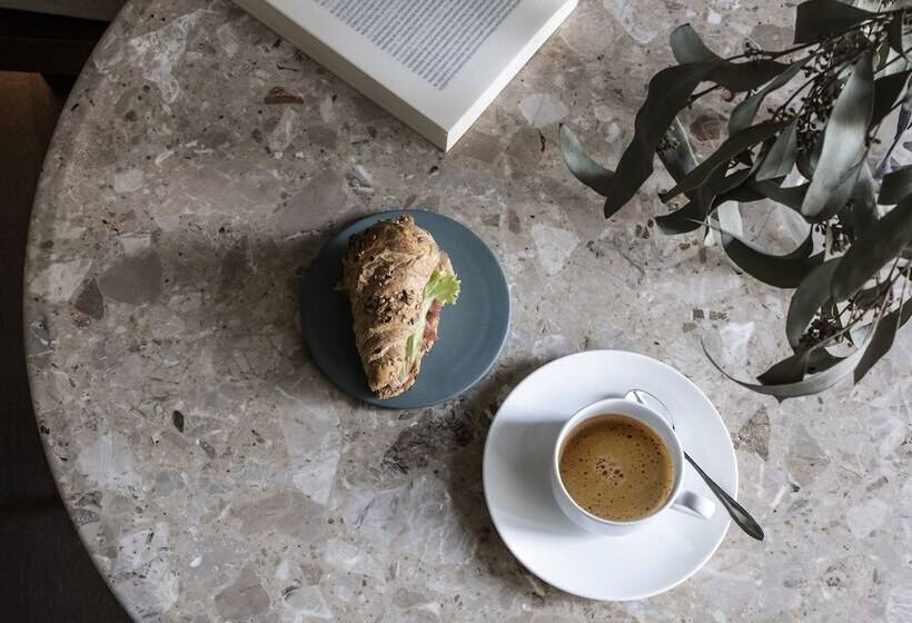 جناح, Litta Palace Milano